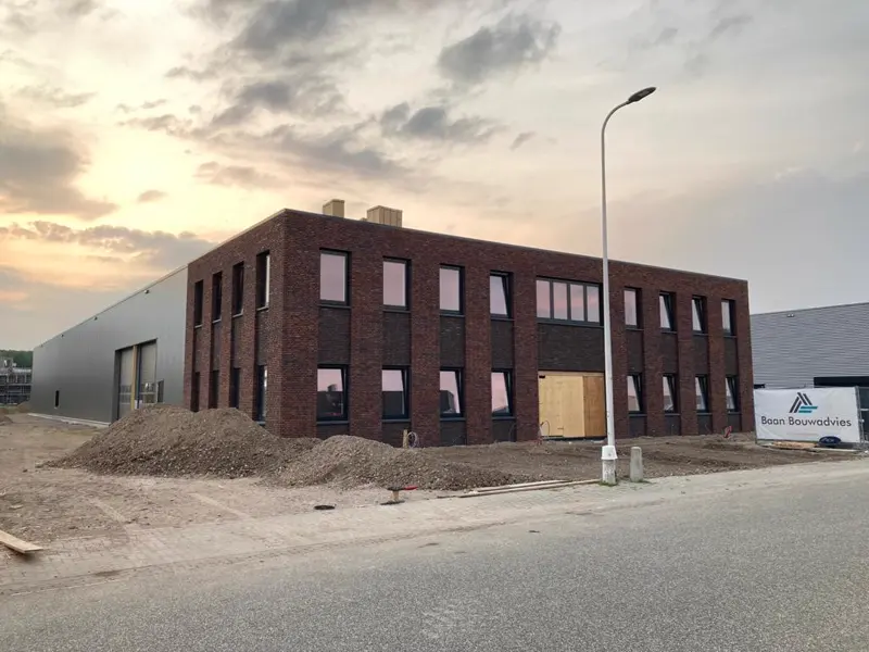 Nieuwbouw kantoor en bedrijfshal te Rijssen – foto 2